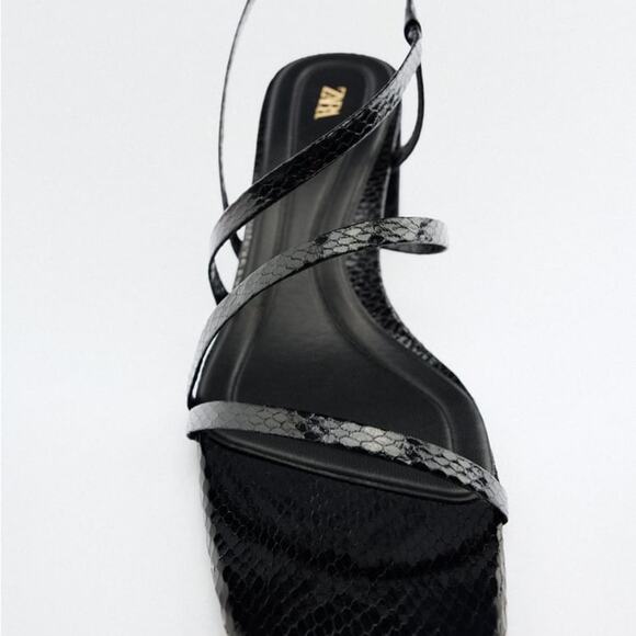 ZARA MID HEIGHT BLOCK HEEL SANDALS
BLACK - Picture 5 of 7